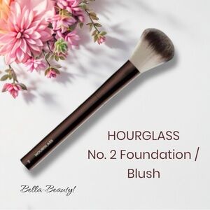 HOURGLASS No. 2 Foundation / Blush Brush  ~NEW~  No Box